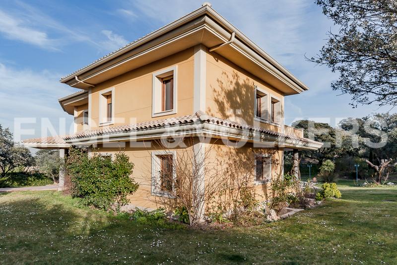 Foto e665cbee-f4d5-46e9-a61c-8cf8449c1a58. Haus mit heizung parking pool in Ciudalcampo