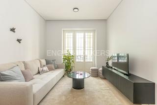 Lloguer Apartament  Calle de santa engracia. Piso de 2 dormitorios en chamberí