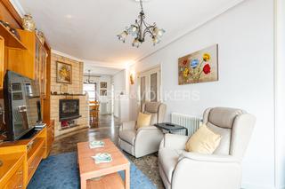 Casa a Algete Centro. Gran chalet adosado en la mejor zona de algete