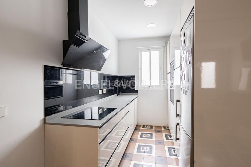 Foto a2f17eaf-9355-47bd-8213-e41ece060653. Apartamento luminosa propiedad reformada con balcón. en Madrid