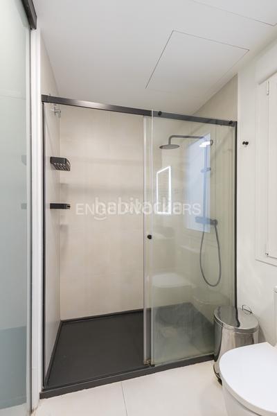 Foto c9342cd3-e8e4-4bd7-80d1-8893c0936352. Apartamento luminosa propiedad reformada con balcón. en Madrid
