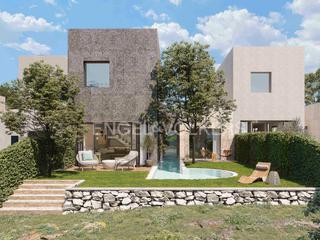 Casa adossada a Casco Antiguo. Espectacular pareado de construcción moderna con piscina de dise