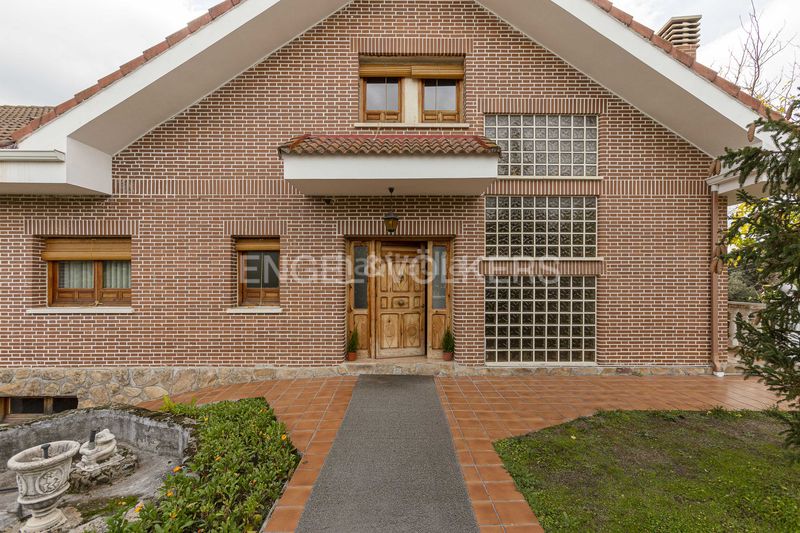Foto 014ecedf-a7ee-4e2b-902d-b676c75b030d. Casa amb calefacció aparcament piscina a Cerro Alarcón Valdemorillo