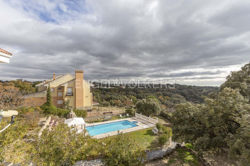 Foto 464d882c-f6cd-4e7f-83be-503948d1a7fd. Casa amb calefacció aparcament piscina a Cerro Alarcón Valdemorillo