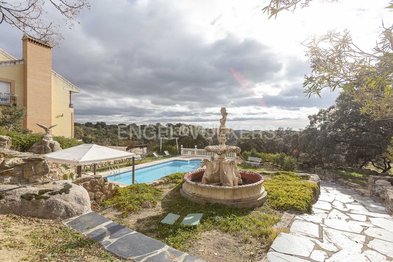 Foto faa0a02d-052e-4506-bec9-ca03ae065d4f. Casa amb calefacció aparcament piscina a Cerro Alarcón Valdemorillo