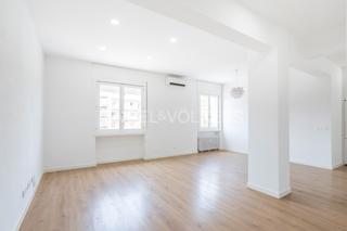 Alquiler Apartamento  Cuesta de las descargas. Luminoso y acogedor piso de tres dormitorios y dos baños, ubicad