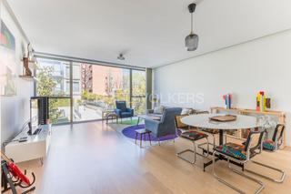 Apartament  Calle de garibay. Exclusivo y moderno piso en retiro con piscina y 2 plazas de gar