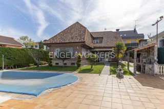 Maison à Parque Coimbra. Chalet en parque coimbra móstoles. sensacional