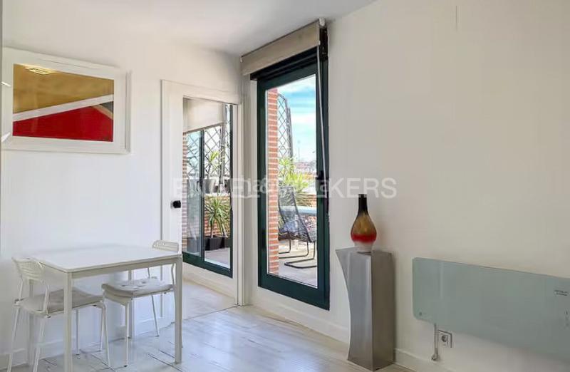 Foto 475c5f94-f2f5-4547-9f20-8c40e4f0d60a. Àtic amb calefacció piscina a Bellas Vistas Madrid