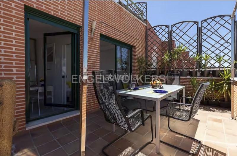 Foto 5ef655f0-6f7a-47ec-874b-e857e440ca87. Àtic amb calefacció piscina a Bellas Vistas Madrid