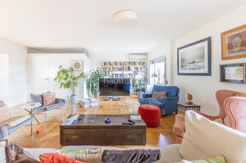 Foto 06e7c3d6-3931-4afb-8aa1-0e116912f26d. Ático  único con terraza de 50m2 con vistas despejadas en Trafalgar en Madrid