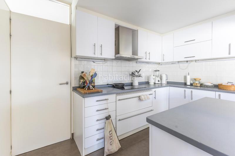 Foto 0ba1e360-13a6-40c5-bc21-e4c362b8acf5. Ático  único con terraza de 50m2 con vistas despejadas en Trafalgar en Madrid