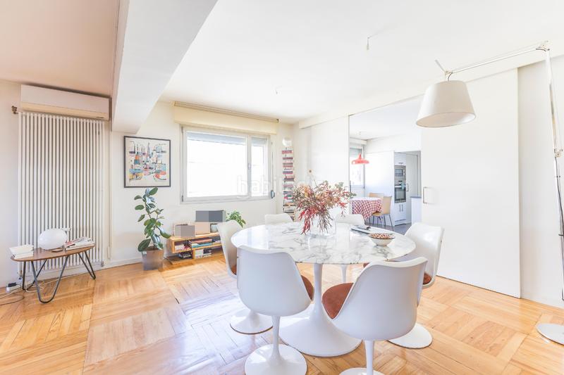 Foto 44110c17-3d22-419f-83ad-e786bff48f08. Ático  único con terraza de 50m2 con vistas despejadas en Trafalgar en Madrid