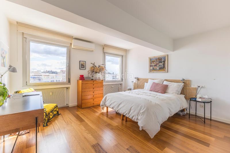 Foto 815e9249-92bc-4b76-99ba-0f205ee1d332. Ático  único con terraza de 50m2 con vistas despejadas en Trafalgar en Madrid