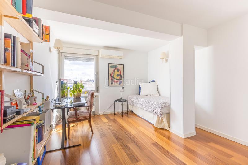 Foto ab64c847-02a6-41f1-aac5-d1d07be6ed77. Ático  único con terraza de 50m2 con vistas despejadas en Trafalgar en Madrid