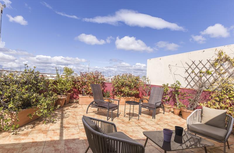 Foto e29d08d4-a35e-41d0-9003-6c5e0bfe3142. Ático  único con terraza de 50m2 con vistas despejadas en Trafalgar en Madrid