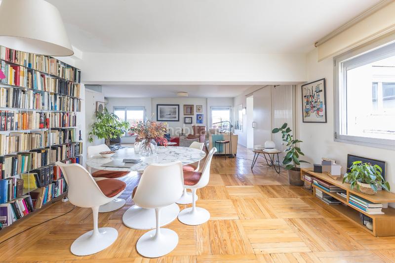 Foto f16ea870-3fb4-401c-a3fd-9894c3058a60. Ático  único con terraza de 50m2 con vistas despejadas en Trafalgar en Madrid