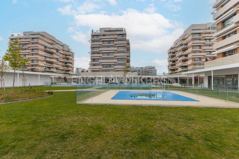 Foto 45175295-34e6-4384-bfdb-e3817f778cf7. Apartamento lujoso piso con dos terrazas en valdebebas en Madrid