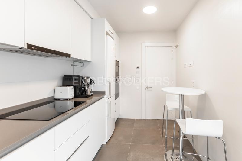 Foto 82fb73c6-dd83-4dd8-8fab-41ca43a6c31d. Apartamento lujoso piso con dos terrazas en valdebebas en Madrid