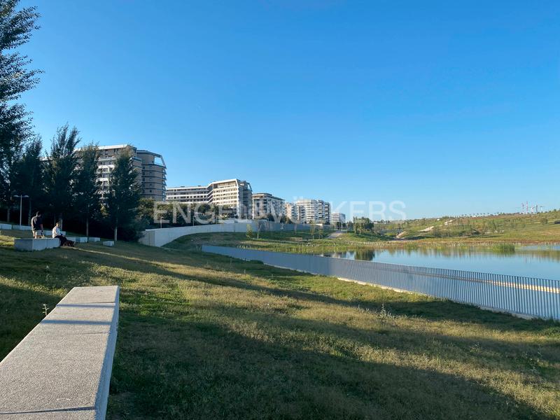 Foto 8d743356-35af-4229-8be6-a4f267242ae5. Apartamento lujoso piso con dos terrazas en valdebebas en Madrid