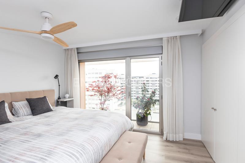 Foto b0de88cd-684a-408f-b592-c631dc2f884d. Apartamento lujoso piso con dos terrazas en valdebebas en Madrid
