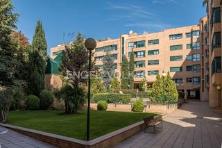 Appartement  Avenida de los prunos. Exclusivo piso reformado en piovera.