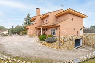 Casa a Castillo-Campodón. Fantástico independiente en campodón