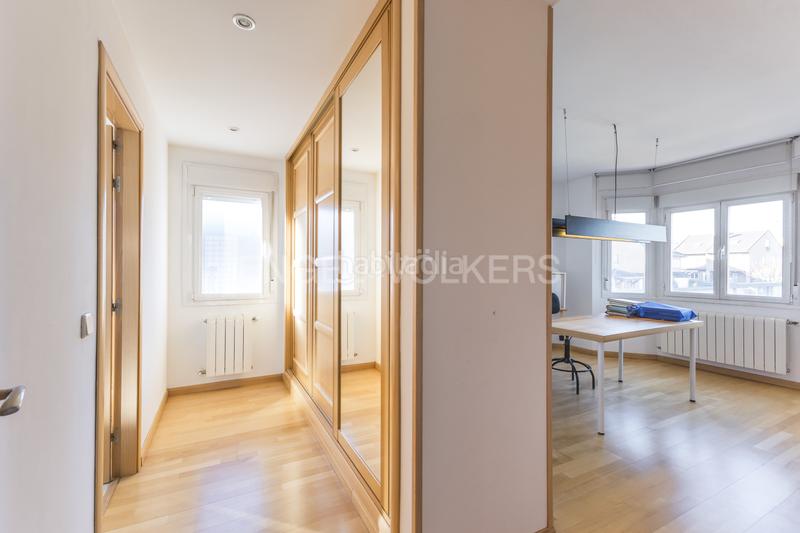 Foto 0465889d-cbdf-4816-948c-e334cc412db3. Casa exclusivo chalet con piscina cerca del aeropuerto en Madrid