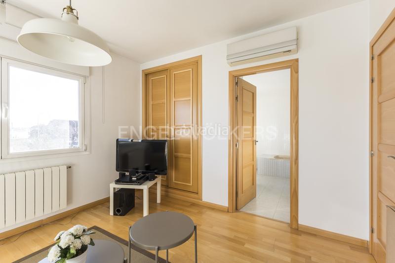 Foto 0b3bbda3-0ec0-4541-8688-39f0348530b5. Casa exclusivo chalet con piscina cerca del aeropuerto en Madrid