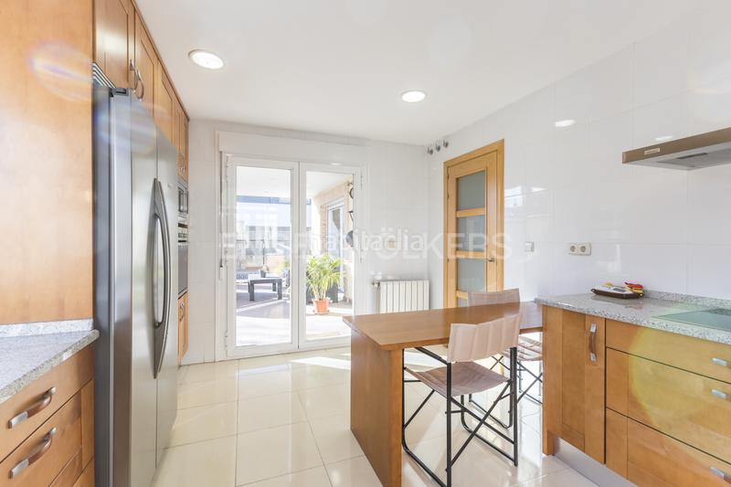 Foto 34fa9ddd-4c23-4840-9787-edbc97cf8dce. Casa exclusivo chalet con piscina cerca del aeropuerto en Madrid