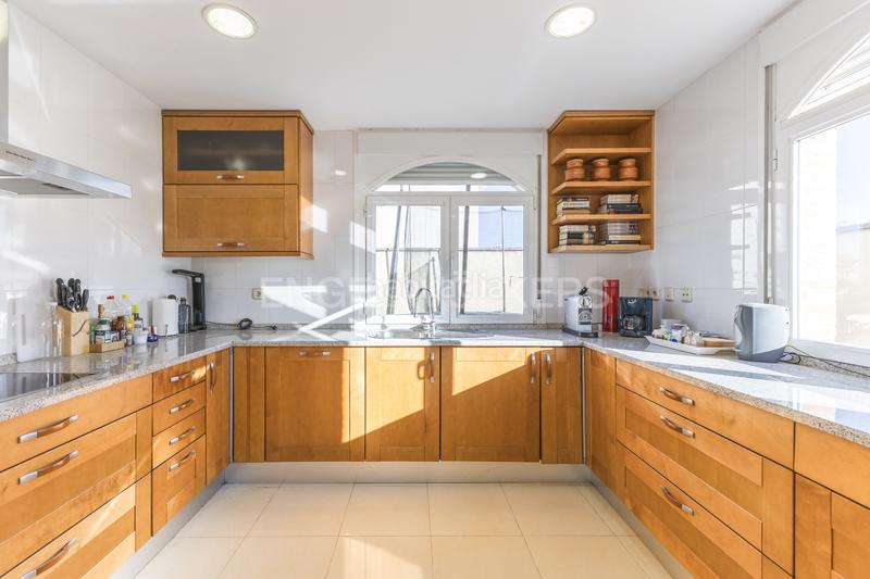 Foto 50b11993-6077-474f-9d02-dc9d04b2cf18. Casa exclusivo chalet con piscina cerca del aeropuerto en Madrid