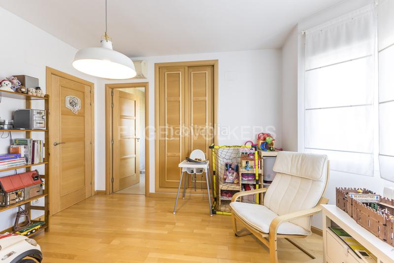 Foto 61c6b1ee-94ef-4cce-94b2-130ede7e624a. Casa exclusivo chalet con piscina cerca del aeropuerto en Madrid