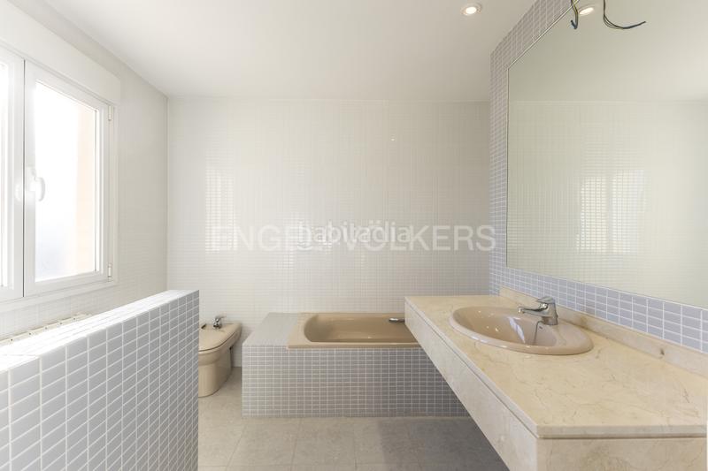 Foto 6470d403-f43d-4c93-a00b-b60c12d08d4a. Casa exclusivo chalet con piscina cerca del aeropuerto en Madrid