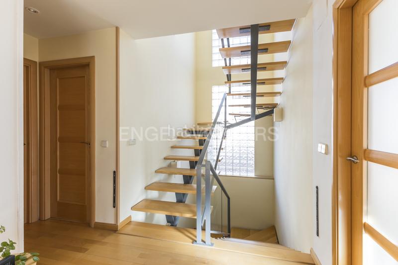 Foto 6806afc1-1d3a-45e7-909c-caf715a3b09d. Casa exclusivo chalet con piscina cerca del aeropuerto en Madrid