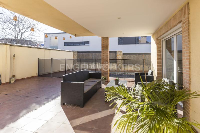 Foto 77680e42-c9b2-4310-86b5-71ac293a51d9. Casa exclusivo chalet con piscina cerca del aeropuerto en Madrid