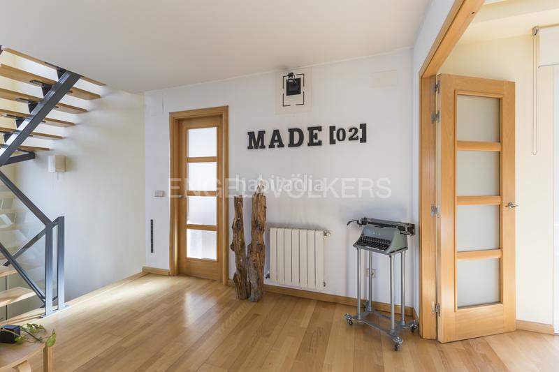 Foto b69dc8e1-722e-46a4-bc68-4524a0bc3224. Casa exclusivo chalet con piscina cerca del aeropuerto en Madrid