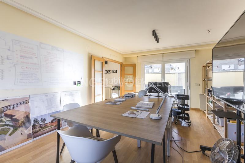 Foto f255db97-84cd-4dad-8e29-be743d2f4448. Casa exclusivo chalet con piscina cerca del aeropuerto en Madrid