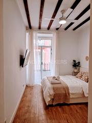 Miete Studiowohnung in Universidad-Malasaña. Estudio con balcón en malasaña en alquiler