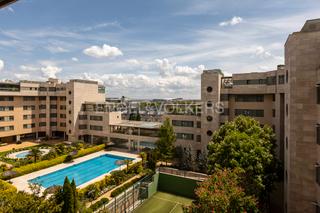 Apartamento en Palomas. Espectacular piso en urbanización de lujo en piovera.