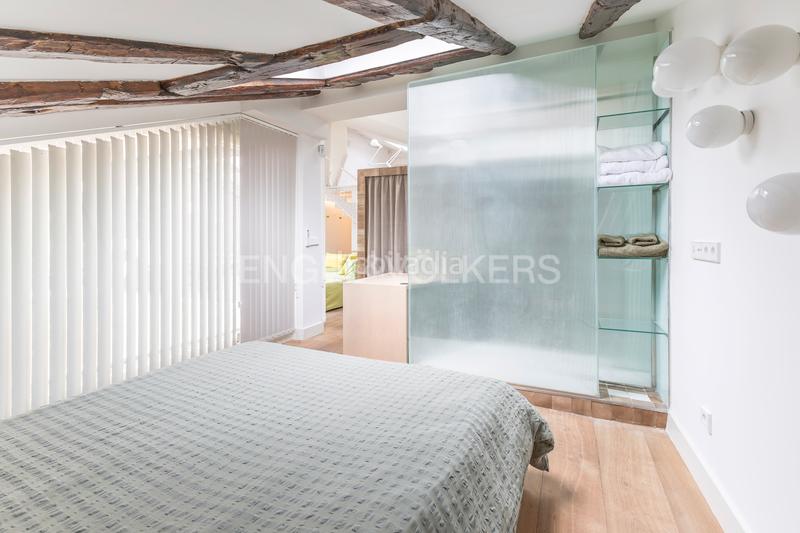 Foto 609639ed-270b-4bd6-9bd5-305b8c775ef1. Attique avec chauffage dans Cortes-Huertas Madrid