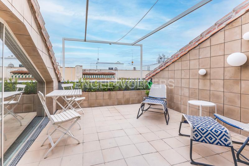 Foto 7074e222-de37-4b7f-bf1a-aa7bd32bf06f. Attique avec chauffage dans Cortes-Huertas Madrid