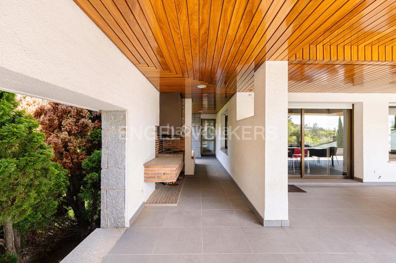 Foto 104b485a-1326-4379-9cfb-681bfd8fdc27. Maison avec chauffage parking piscine dans Somosaguas Pozuelo de Alarcón