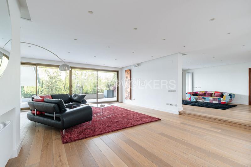 Foto 23d8db18-7878-41ef-89fd-41e438c67b0f. Maison avec chauffage parking piscine dans Somosaguas Pozuelo de Alarcón