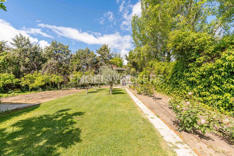 Foto 411e5820-7e63-467f-a0b2-010a72c67b57. Maison avec chauffage parking piscine dans Somosaguas Pozuelo de Alarcón