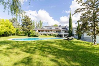 Casa en Somosaguas. Espectacular propiedad en exclusiva parcela en somosaguas