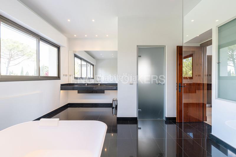 Foto 576b52ac-6f6b-4960-add4-2f8f82da892b. Maison avec chauffage parking piscine dans Somosaguas Pozuelo de Alarcón