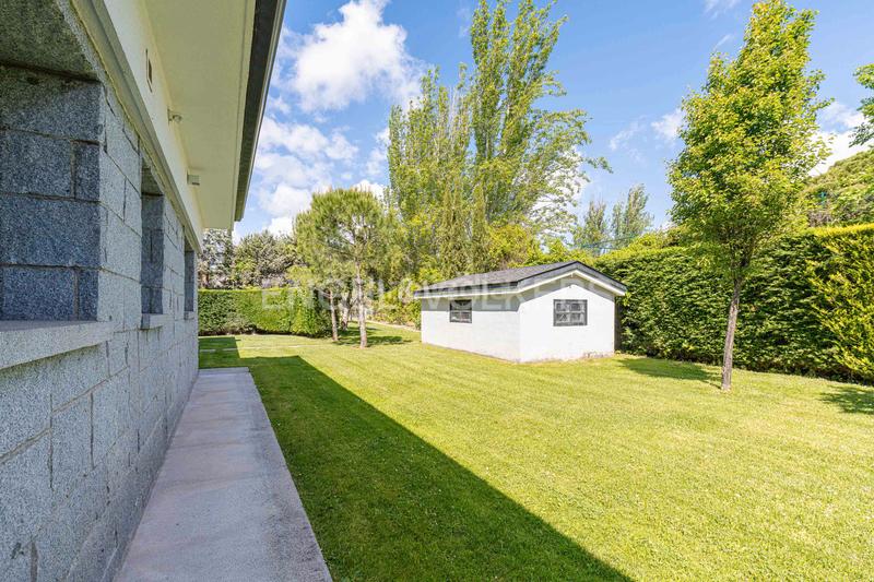 Foto 7044ad87-bf33-4704-bf89-9ffc391a9360. Maison avec chauffage parking piscine dans Somosaguas Pozuelo de Alarcón