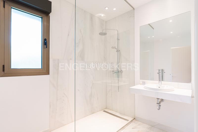 Foto e88dbce2-76db-4eb8-b606-b5e4deba8832. Maison avec chauffage parking piscine dans Somosaguas Pozuelo de Alarcón