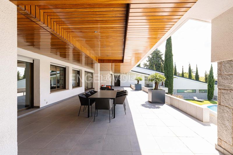 Foto e8ae5f71-ea6e-46ae-a1ef-3b16b32432c6. Maison avec chauffage parking piscine dans Somosaguas Pozuelo de Alarcón