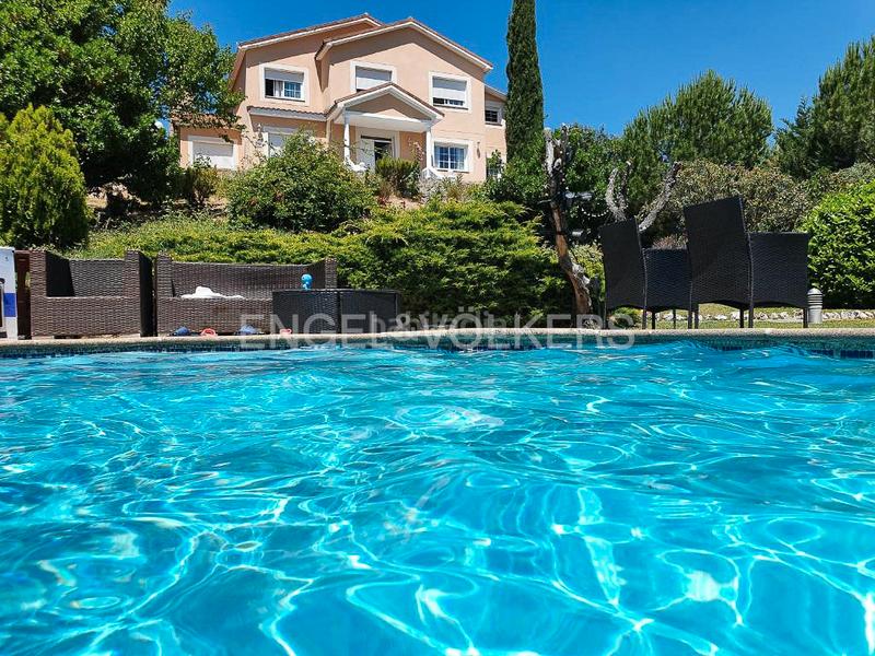 Foto f6bd38a4-2554-4d54-afef-56c3aaf434a1. Lloguer casa amb calefacció aparcament piscina a Ciudalcampo